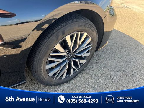 Used 2025 Nissan Altima 2.5 SV AWD/4WD image 12