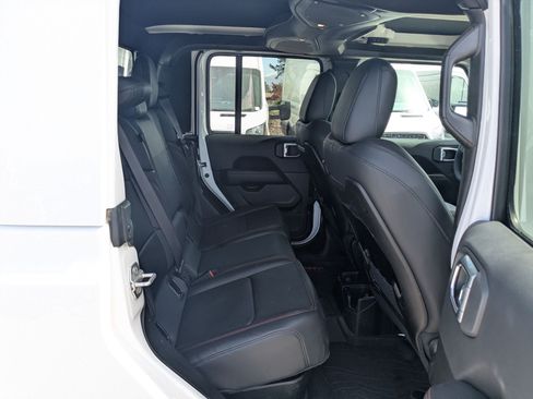 Used 2025 Jeep Gladiator Rubicon image 33