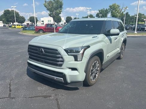 Used 2024 Toyota Sequoia Limited AWD/4WD image 4