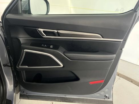 Used 2025 Kia Telluride S FWD image 30