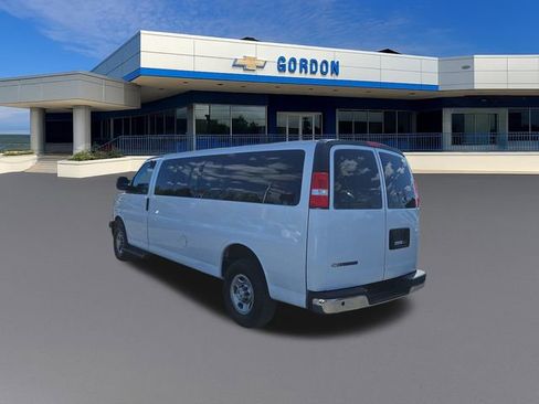 Used 2023 Chevrolet Express 3500 LT w/ LT Preferred Equipment Group RWD image 3