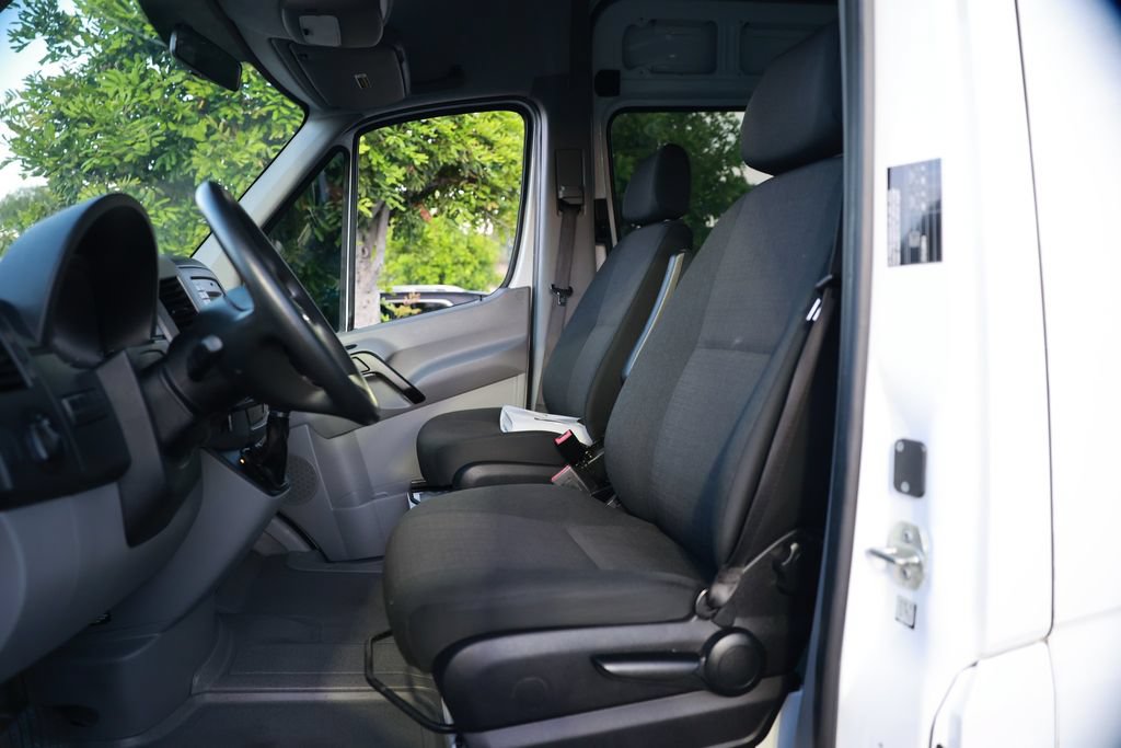 Used 2018 Mercedes-Benz Sprinter 3500 image 17