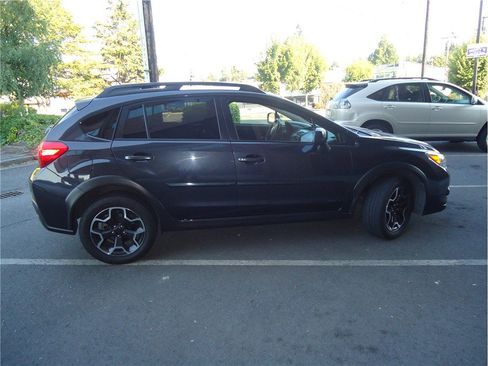 Used 2014 Subaru Crosstrek 2.0i Premium w/ Moonroof Package AWD/4WD image 5