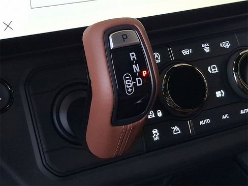 New 2026 Land Rover Defender 110 image 12