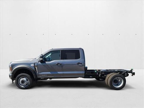 New 2025 Ford F550 4x4 Crew Cab Super Duty w/ XLT Value Package image 7