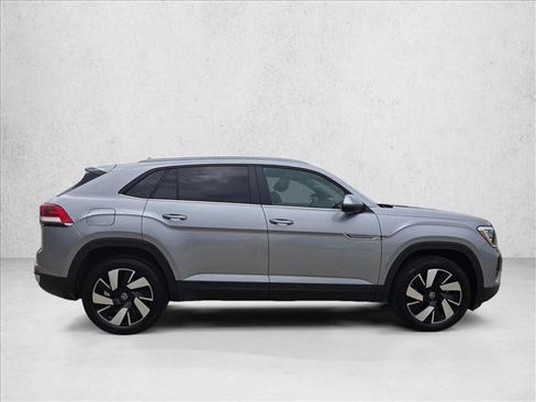 Used 2025 Volkswagen Atlas Cross Sport SE AWD/4WD image 4