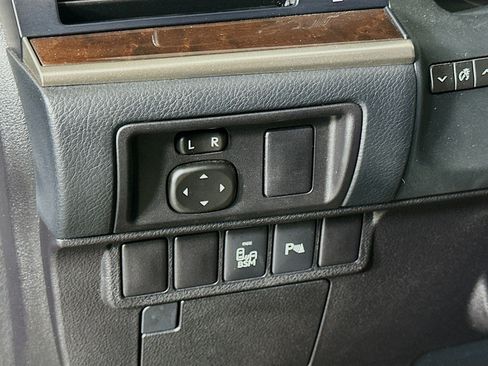 Used 2014 Lexus ES 350 w/ Luxury Package FWD image 17