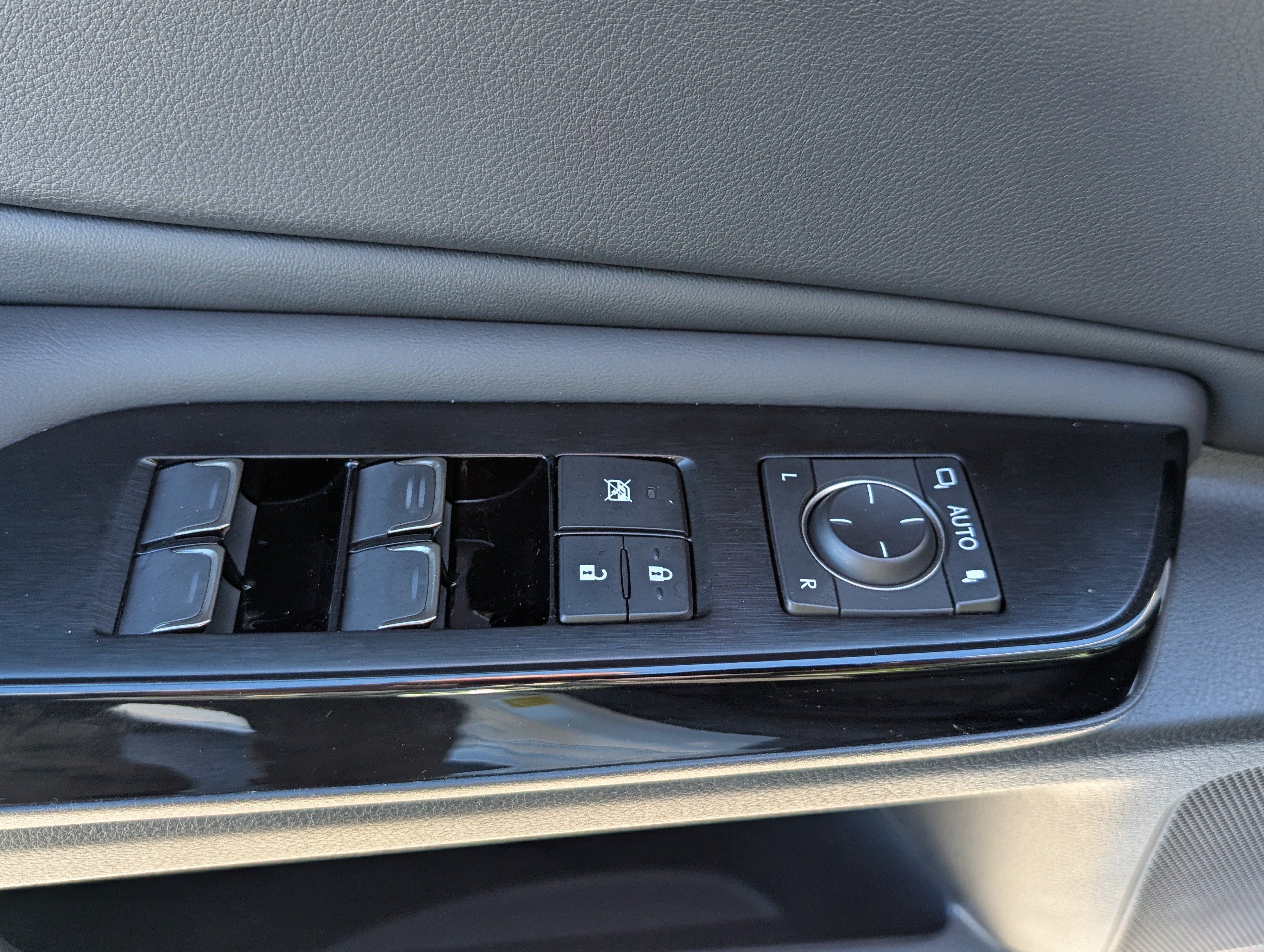 Used 2025 Lexus ES 350 w/ Premium Package FWD image 19