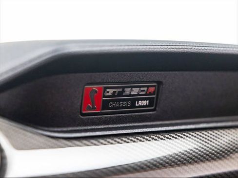 Used 2020 Ford Mustang Shelby GT350R w/ GT350R Equipment Group 920A RWD image 32