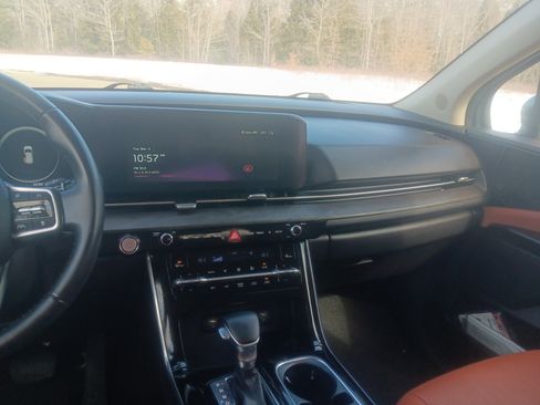 Used 2023 Kia Carnival SX image 20