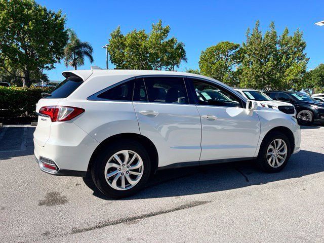 Used 2017 Acura RDX w/ Technology Package FWD image 4