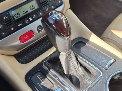 Used 2015 Maserati GranTurismo Sport RWD image 8