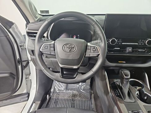 Used 2023 Toyota Highlander Limited AWD/4WD image 14