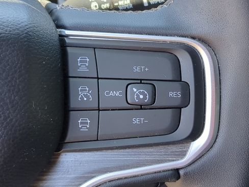 Used 2024 Jeep Wagoneer L Series III w/ Flexible Seating Group AWD/4WD image 19