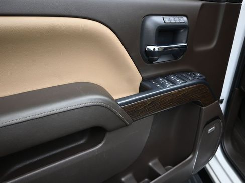 Used 2018 GMC Sierra 1500 Denali w/ Denali Ultimate Package image 11