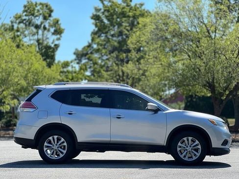 Used 2014 Nissan Rogue SV w/ SV Family Package AWD/4WD image 4