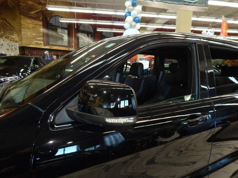 Used 2021 Jeep Grand Cherokee SRT image 12