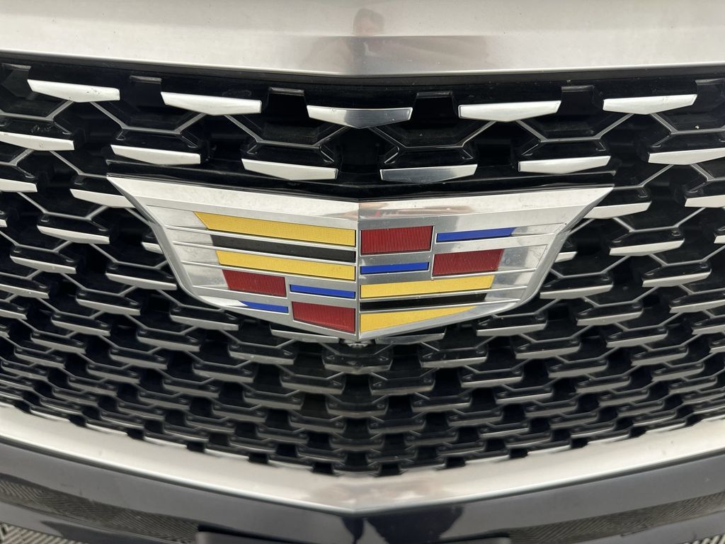 Used 2023 Cadillac Escalade ESV Premium Luxury w/ LPO, Floor Liner Package AWD/4WD image 34