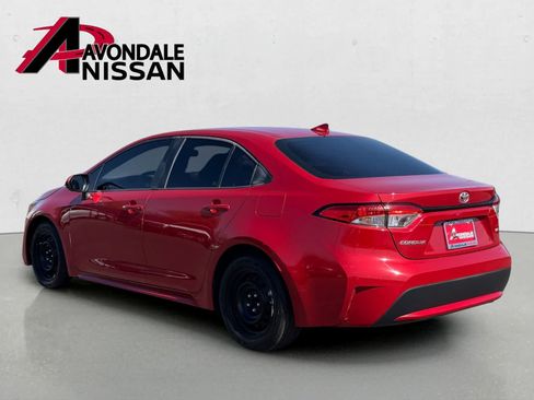 Used 2021 Toyota Corolla LE FWD image 4