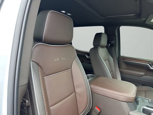 New 2026 GMC Sierra 1500 Denali w/ Denali Reserve Package image 15