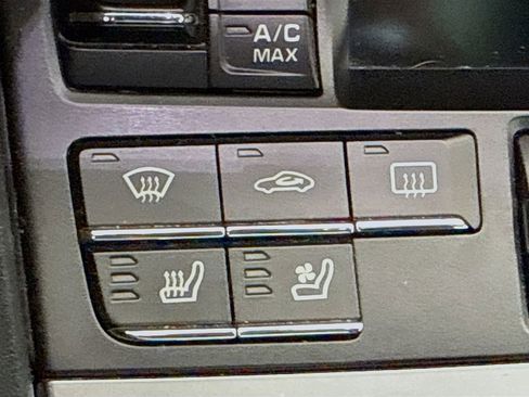 Used 2015 Porsche 911 Turbo image 21