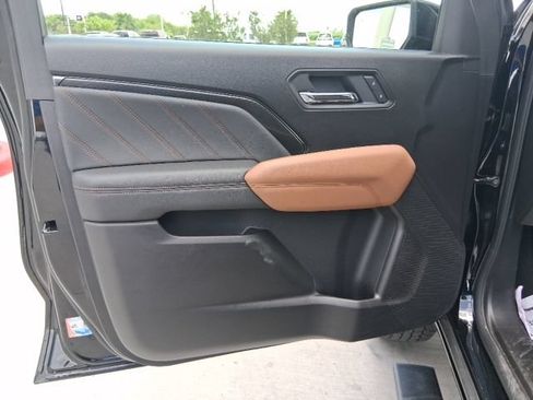 Used 2025 GMC Canyon AT4 AWD/4WD image 13