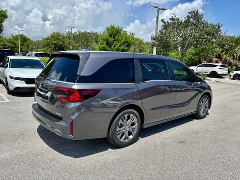 New 2026 Honda Odyssey Touring image 6