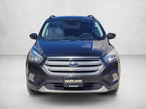 Used 2018 Ford Escape SE image 2
