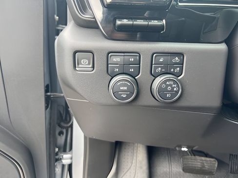 Used 2024 Chevrolet Silverado 1500 ZR2 w/ Technology Package AWD/4WD image 15