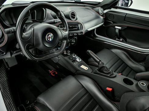 Used 2015 Alfa Romeo 4C Coupe w/ Leather Interior Group image 20