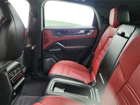 Used 2024 Porsche Cayenne Turbo GT image 32
