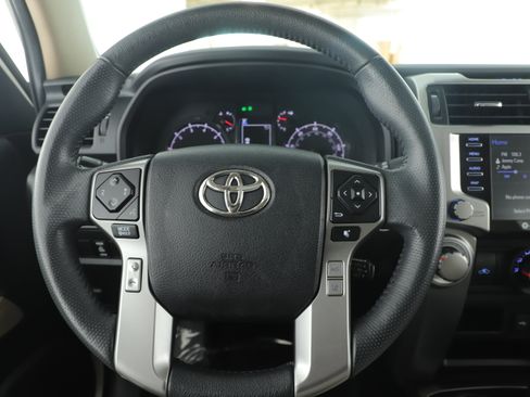 Used 2021 Toyota 4Runner SR5 Premium image 17