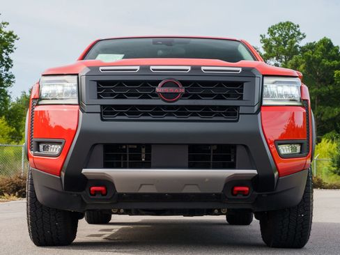 Used 2025 Nissan Frontier Pro-X RWD image 3