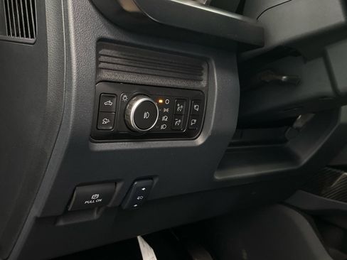 New 2026 Ford F250 Lariat w/ Black Appearance Package image 23