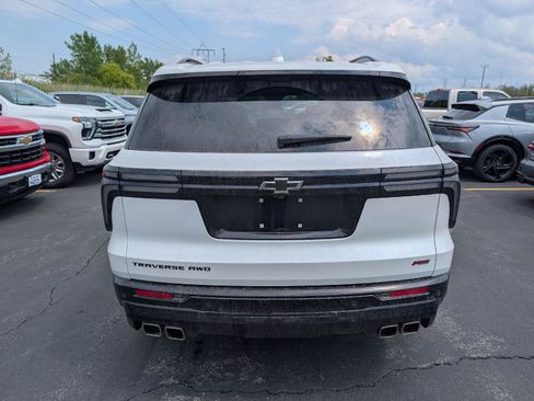 Used 2024 Chevrolet Traverse RS w/ LPO, Floor Liner Package AWD/4WD image 6
