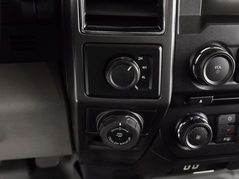 Used 2018 Ford F150 XLT w/ Equipment Group 302A Luxury image 33