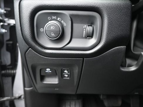 New 2026 RAM 1500 4x4 Crew Cab image 33