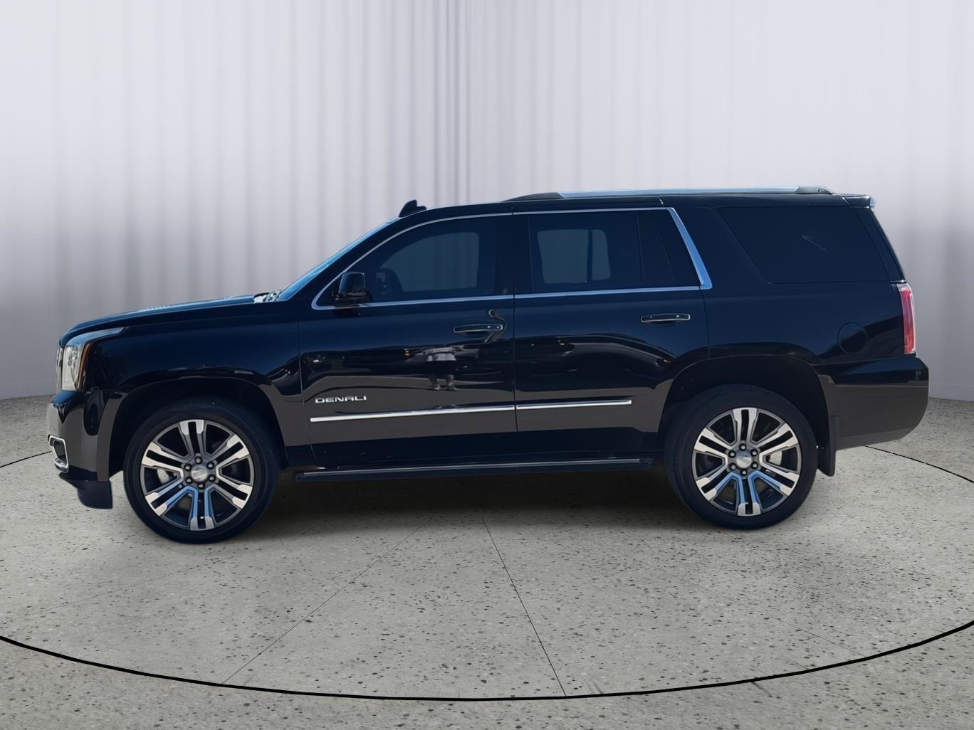 Used 2019 GMC Yukon Denali w/ Denali Ultimate Package AWD/4WD image 2