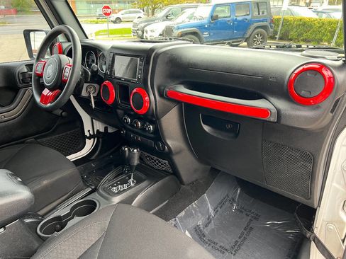 Used 2016 Jeep Wrangler Unlimited Sport image 26