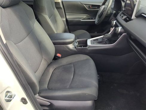 Used 2024 Toyota RAV4 LE image 27