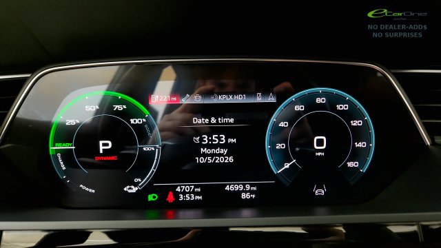 Used 2024 Audi Q8 e-tron Premium AWD/4WD image 51