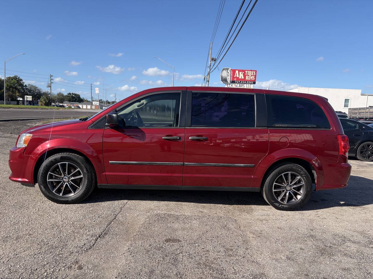Used 2016 Dodge Grand Caravan American Value Package w/ UConnect Hands-Free Group FWD image 7