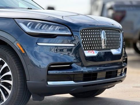 Used 2022 Lincoln Aviator Reserve w/ Equipment Group 201A image 9