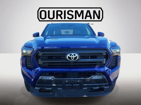 Certified 2025 Toyota Tacoma SR5 AWD/4WD image 2