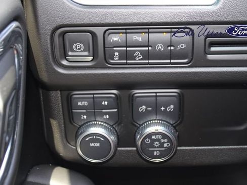 Used 2022 GMC Yukon AT4 AWD/4WD image 21