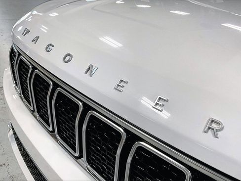 Used 2024 Jeep Wagoneer L Series II w/ Flexible Seating Group image 7