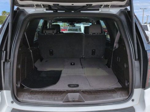 Used 2023 GMC Yukon SLT image 13