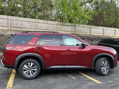 New 2026 Nissan Pathfinder SL AWD/4WD image 6