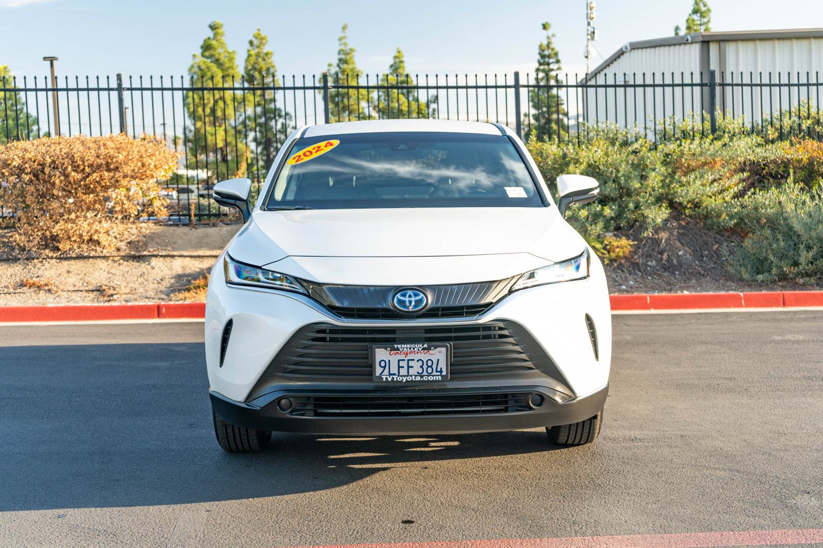 Certified 2024 Toyota Venza LE AWD/4WD image 2