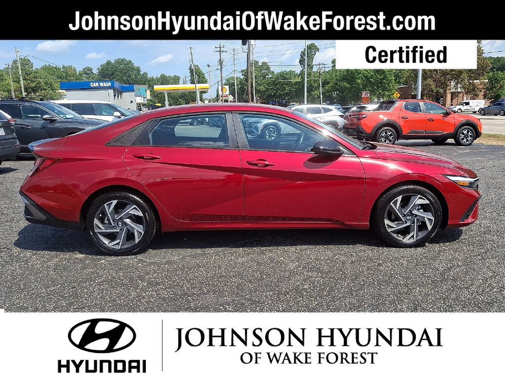 Certified 2025 Hyundai Elantra Sport w/ Cargo Package FWD image 18